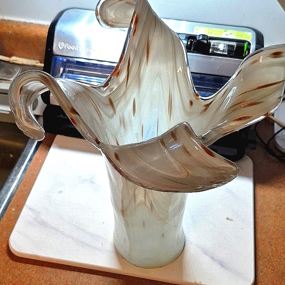 16 1/2 inch Murano Glass Italian Vase - Picture 4 of 4